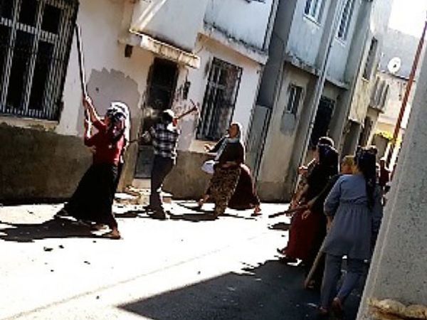 Adana’da Babalarının Kaçırıldığını İddia Eden Aile Bir Evi Yakmaya Çalıştı