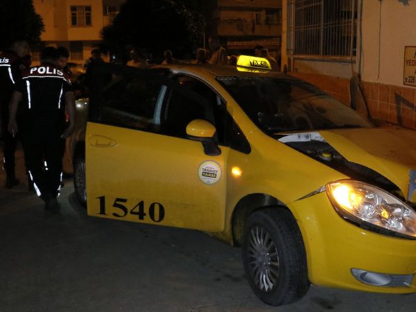 Adana'da filmleri aratmayan hırsızlık! Önce motoru çalındı sonra taksi çaldı