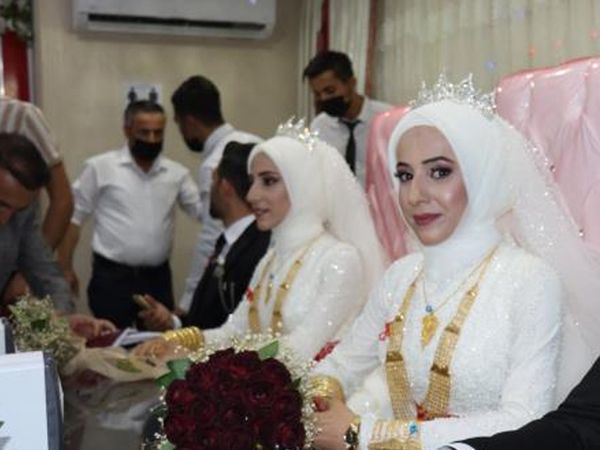 Adıyaman'da İkiz Kardeşler Evlendi