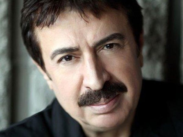 Ahmet Selçuk İlkan Rakamlarla Şiir Okudu