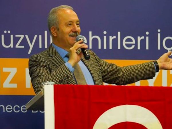 AK Parti Küçükçekmece Belediye Başkan Adayı Aziz Yeniay'a silahı saldırı