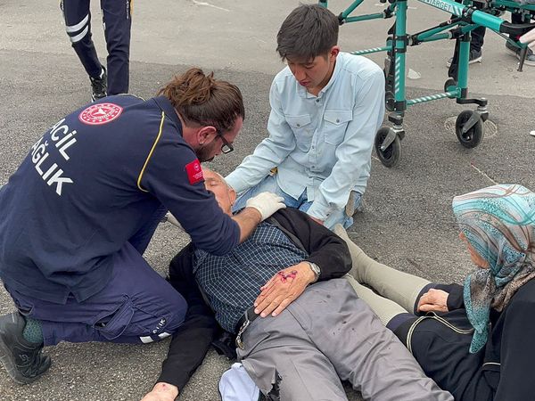 Aksaray'daki trafik kazada yaşlı çift yaralandı!