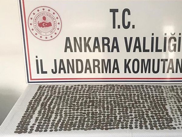 Ankara’da Tarihi Eser Operasyonu: 1016 Sikke, At Heykeli ve Yüzük Ele Geçirildi