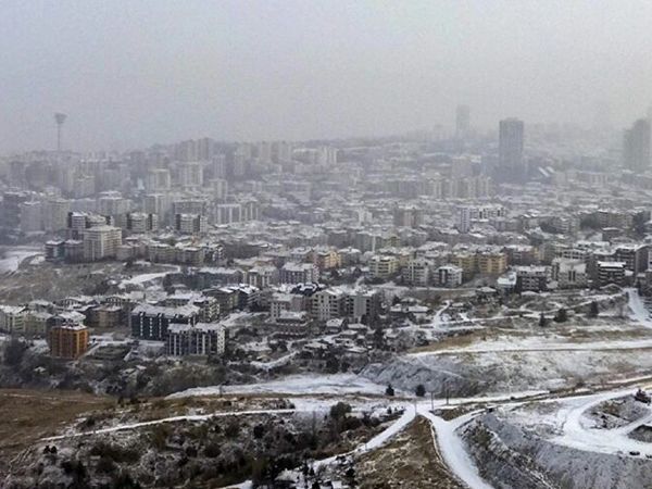 Ankara'ya 2021'in İlk Karı Yağdı!