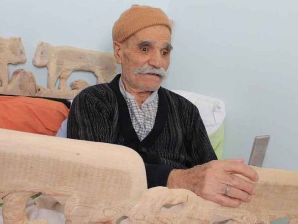 Annesinin ölümünün ardından ağlamaktan gözleri kör olan Tevhik Celep: Ellerim benim gözlerim oldu!