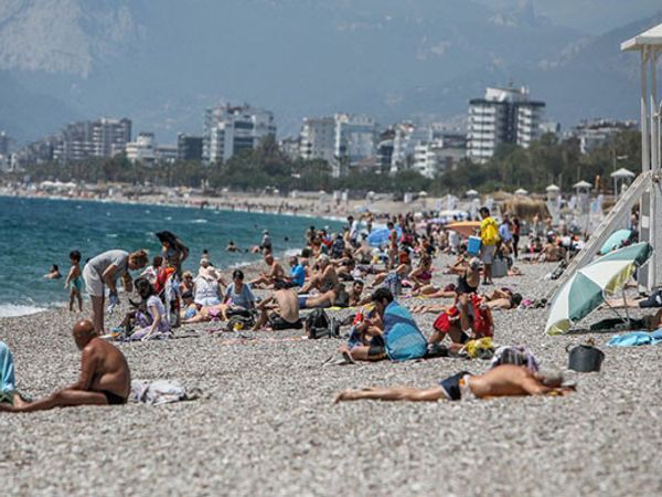 Antalya ve Muğla Sahilleri, Tam Kapanmanın Ardından Hareketlendi