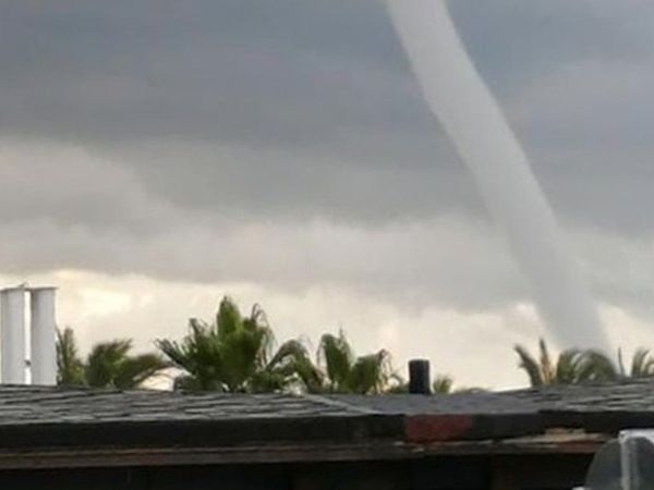 Son Dakika! Antalya’da Hortum Paniği Yaşandı: Çatılar Uçtu