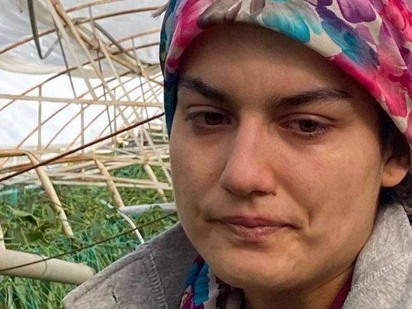 Antalya'da serasını hortum vuran çiftçinin gözyaşları: Savaşa üzülürken felaketi yaşadık!