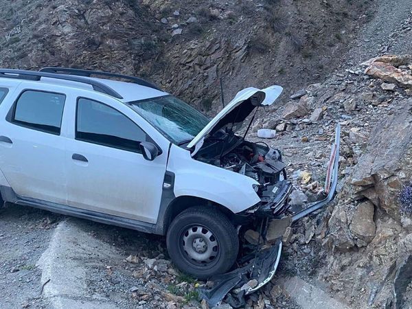 Artvin’de gazeteciler kaza yaptı: 1 ölü, 1 yaralı