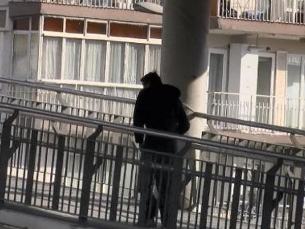 Avcılar'da Vatandaşı Kandıran Dilencinin Görüntüleri