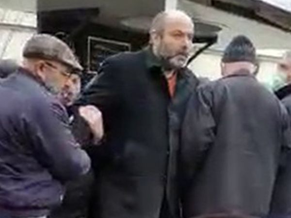 Bağcılar'da pes dedirten olay! Akrabasının cenazesine gitti, 'Hakkımı helal etmiyorum hocam' dedi