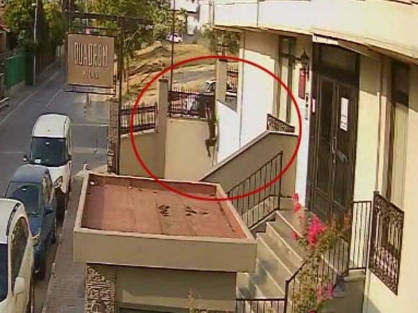 Bahçelievler'de 15 Yaşında Çocuk, İki Hırsızı Kovaladı!