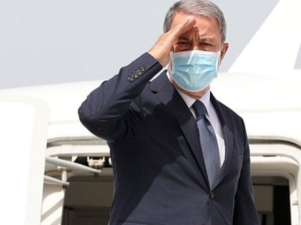 Bakan Akar Libya'da Görevli Mehmetçik ile Bir Araya Geldi