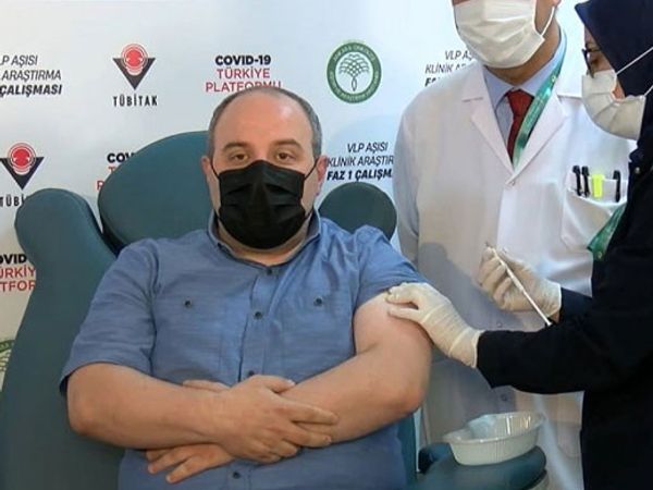 Bakan Mustafa Varank, Yerli Aşının İkinci Dozunu Oldu
