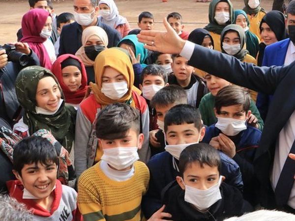Bakan Özer'den, Milli Eğitim Müdürü ve Okul Müdürüne: '‘Siz Ne Biçim Adamsınız Ya? Siz Ne İş Yapıyorsunuz?'