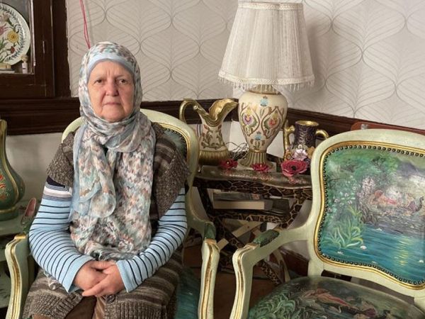 Balat’ta Müze Gibi Bir Evde Yaşayan Ruhiye Teyze, Öldükten Sonra Eşyalarının Kullanılmasını İstedi