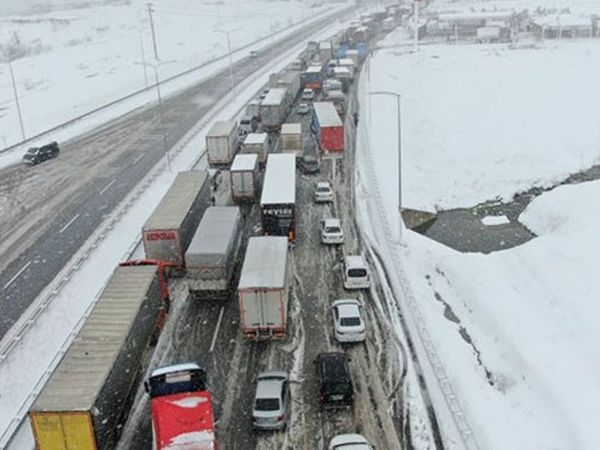 Balıkesir-Bursa Kara Yolunda Ulaşıma Kar Engeli