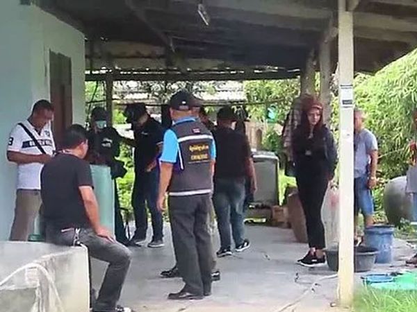 Bangladeş'te bir adam arkadaşının cinsel organını kesti