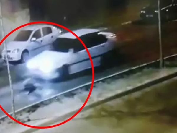 Başıboş köpek çocuğa saldırdı! Kaçan çocuğa araba çarptı