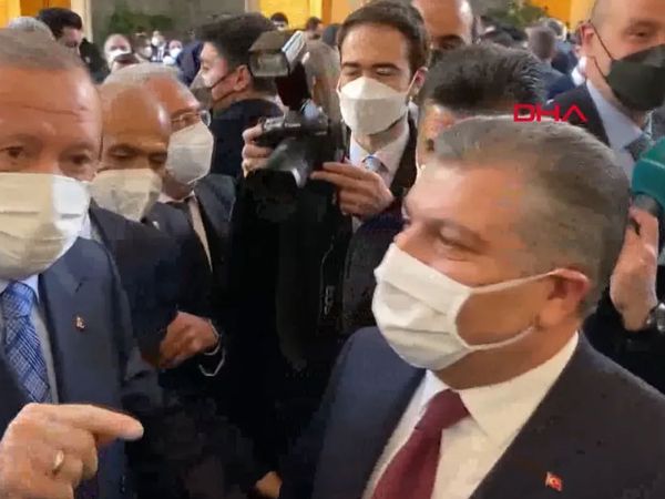 Başkan Erdoğan İle Sağlık Bakanı Fahrettin Koca Arasında Gülümseten Diyalog!