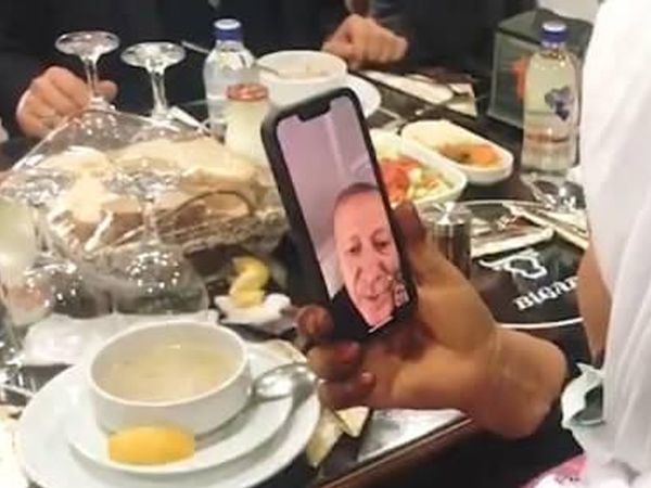 Başkan Erdoğan'la Sevim Teyzenin Görüntülü Muhabbeti