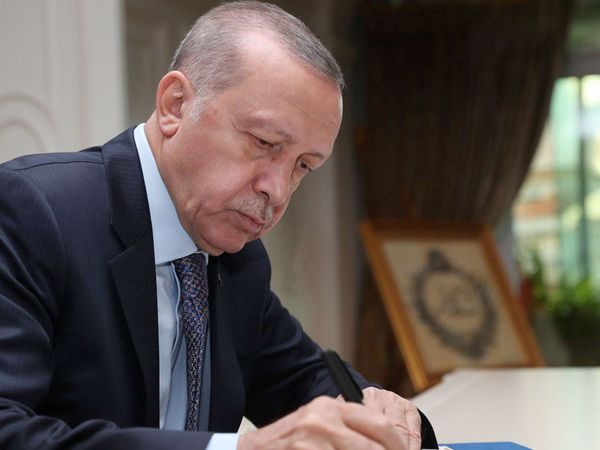 Başkan Recep Tayyip Erdoğan imzaladı! Beklenen açıklama geldi: Toplu taşıma ve otoyollar ücretsiz