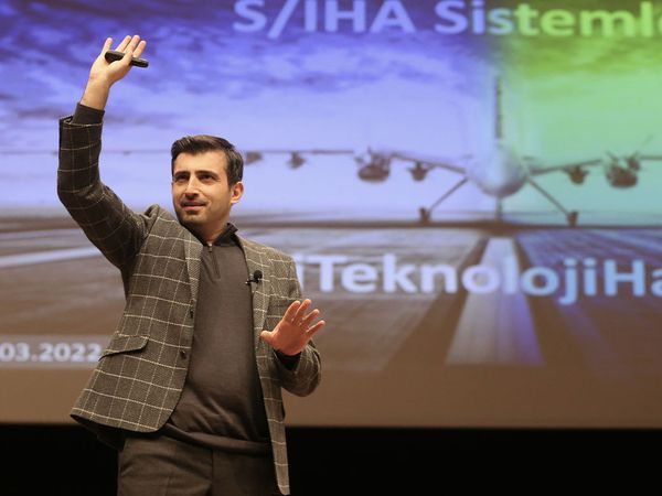 Baykar Teknoloji Lideri Selçuk Bayraktar, Kocaeli'de üniversite öğrencileriyle buluştu: SİHA sistemlerini anlattı!