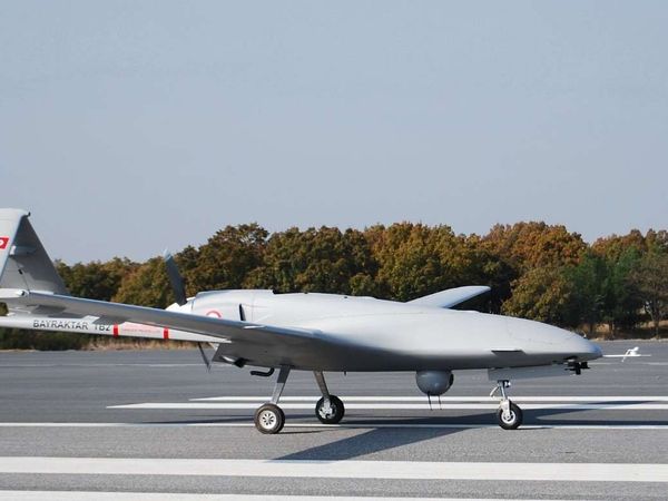 Bayraktar’dan dünyada bir ilk! TB3 SİHA 112 uçuş saatiyle 15. test uçuşunu tamamladı