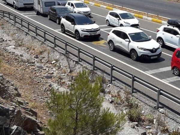 Bayram Tatili Bitti Dönüş Başladı! 5 Milyon Tatilci Yollara Akın Etti