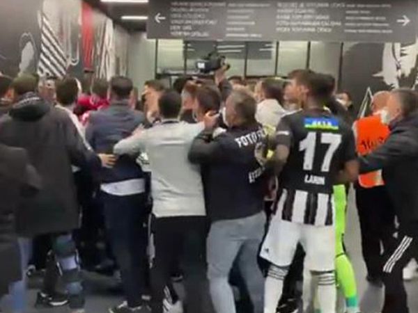 Beşiktaş Stadında Koridorları İnleten Kavganın Net Görüntüleri Ortaya Çıktı