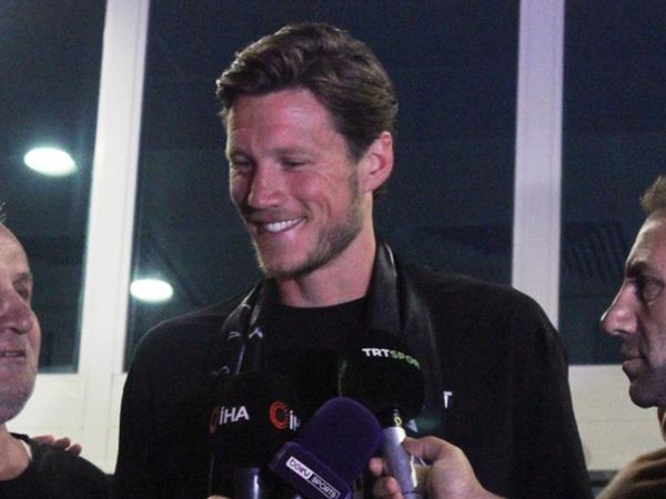 Beşiktaş'ın yeni transferi Wout Weghorst İstanbul'a geldi