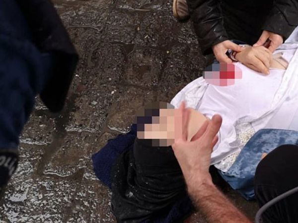 Beyoğlu'nda Bir Kadın Yolda Giderken Eşi Tarafından Saldırıya Uğradı