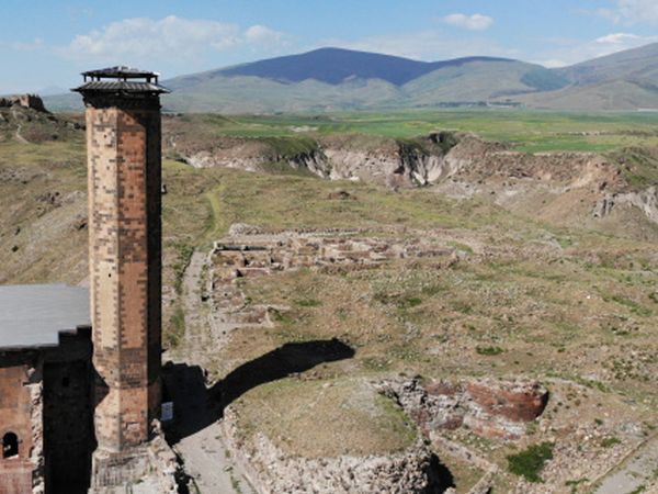 Bir İlk Yaşanıyor! Kars’ta İlk Türk Camisi İbadete Açılacak