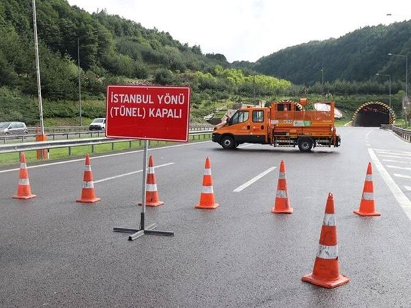 Bolu Dağı'nda korkutan heyelan: İstanbul yönü ulaşıma kapatıldı!