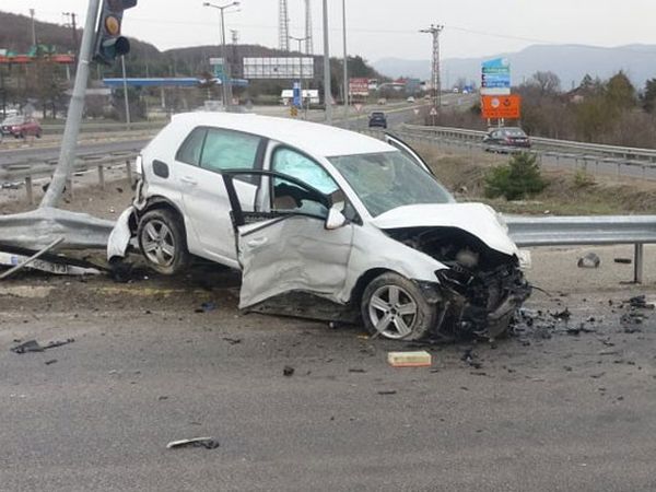 Bolu'da Trafik Kazası: 1 Ölü, 3 Yaralı