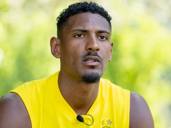 Borussia Dortmund'un yeni transferi Sebastian Haller'den üzücü haber!