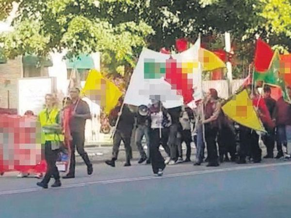Bu kafayla NATO'ya girmesi zor! İsveç'te PKK yandaşları kentte gösteri yaptı