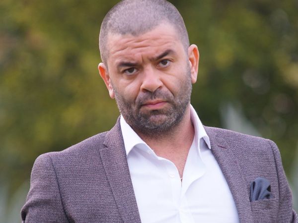 Bülent Şakrak Annesinin Cenaze Töreninde Gözyaşlarına Boğuldu