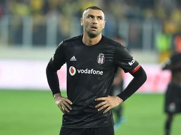 Burak Yılmaz, Beşiktaş'a geri dönmeyeceğini açıkladı