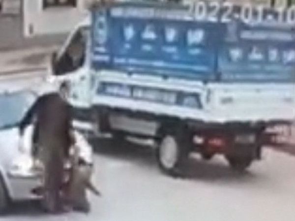 Bursa'da Akıl Almaz Kaza! Dede Ve Torununa Otomobil Çarptı