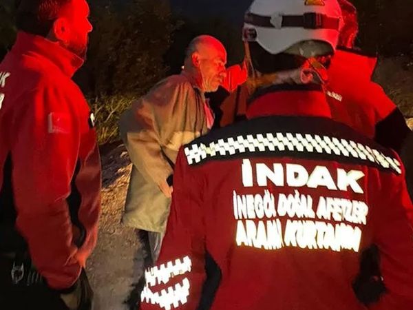 Bursa'da Kayıp Olduğu Sanılan Şahıs Kendisini Arama Çalışmasına Katıldı