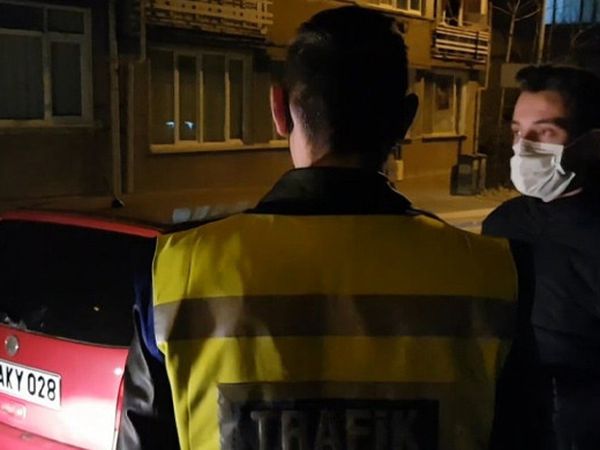 Bursa'daki Otomobilden Çıkan Ses, Polisi Şaşkına Çevirdi