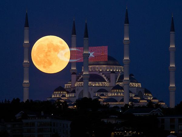 Büyük Çamlıca Camisi’ni 2 Yılda 12 Milyon Kişi Ziyaret Etti