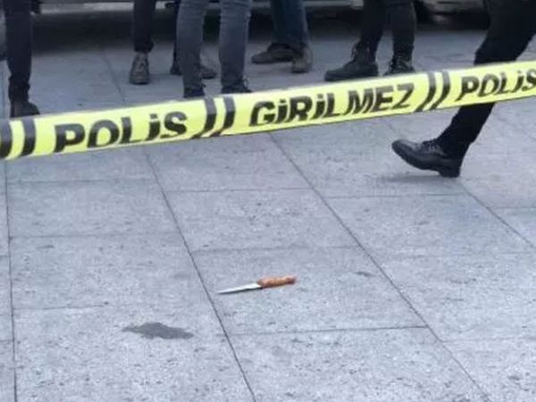 Çağlayan Adliyesi'nin Önünde Nöbet Tutan Polis Memuruna Bıçaklı Saldırı