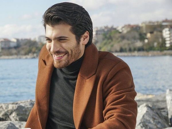 Can Yaman Sevgilisi Tarafından İhanete Uğradı!