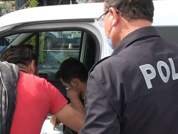 Ceza Kesen Polisten Makas Almaya Çalıştı