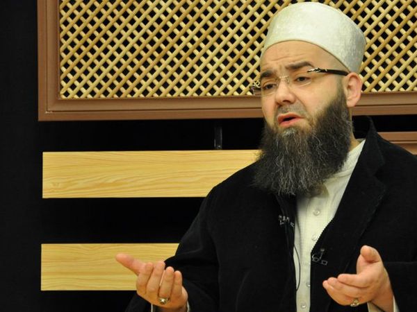 Cübbeli Ahmet Canlı Yayında Öyle Şeyler Söyledi Ki: Çocuklarınızı İmam Hatibe Göndermeyin