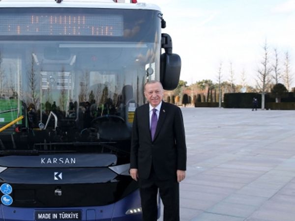 Cumhurbaşkanı Erdoğan İlk Sürücüsüz Otobüsü Test Etti