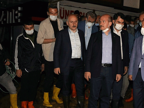 Cumhurbaşkanı Erdoğan Talimat Verdi! 3 Bakan Rize'ye Felaket Bölgesine Gitti