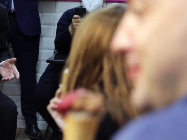 Cumhurbaşkanı Erdoğan’dan Samimi Anlar! Vatandaşlarla Sohbet Edip Dondurma Yedi